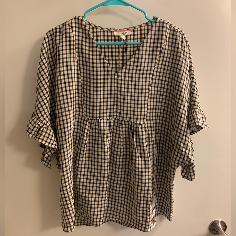 Andree blouse with flutter sleeves - black and white. NWT